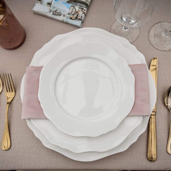 Rent the Contessa Dinner Plate 10.75